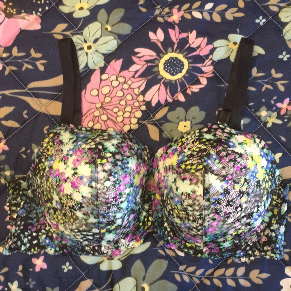 Victoria’s Secret lined Demi